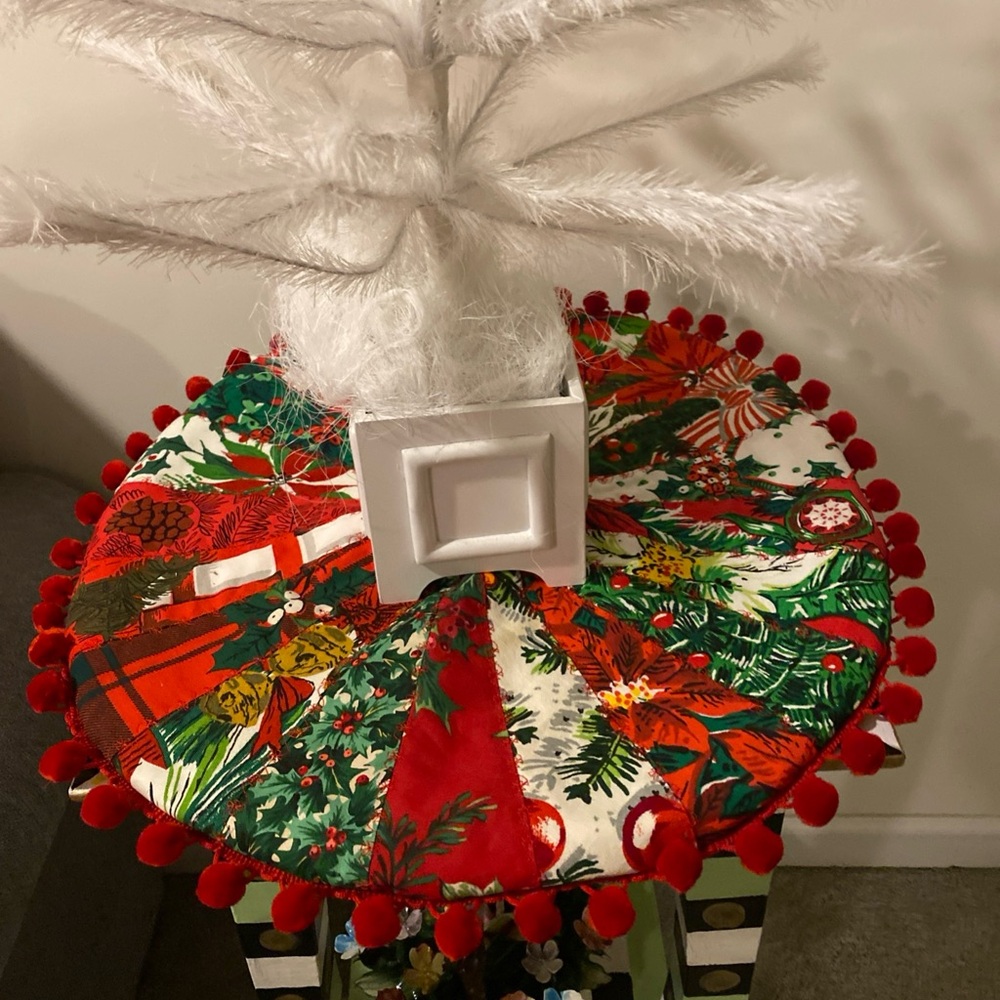 Christmas Tree Skirt Vintage Tablecloth Fabrics 1940's Patchwork 19” Tabletop